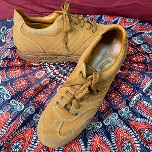 Vintage 1970s Trax Brown Suede Sneakers – Men’s Size 9.5